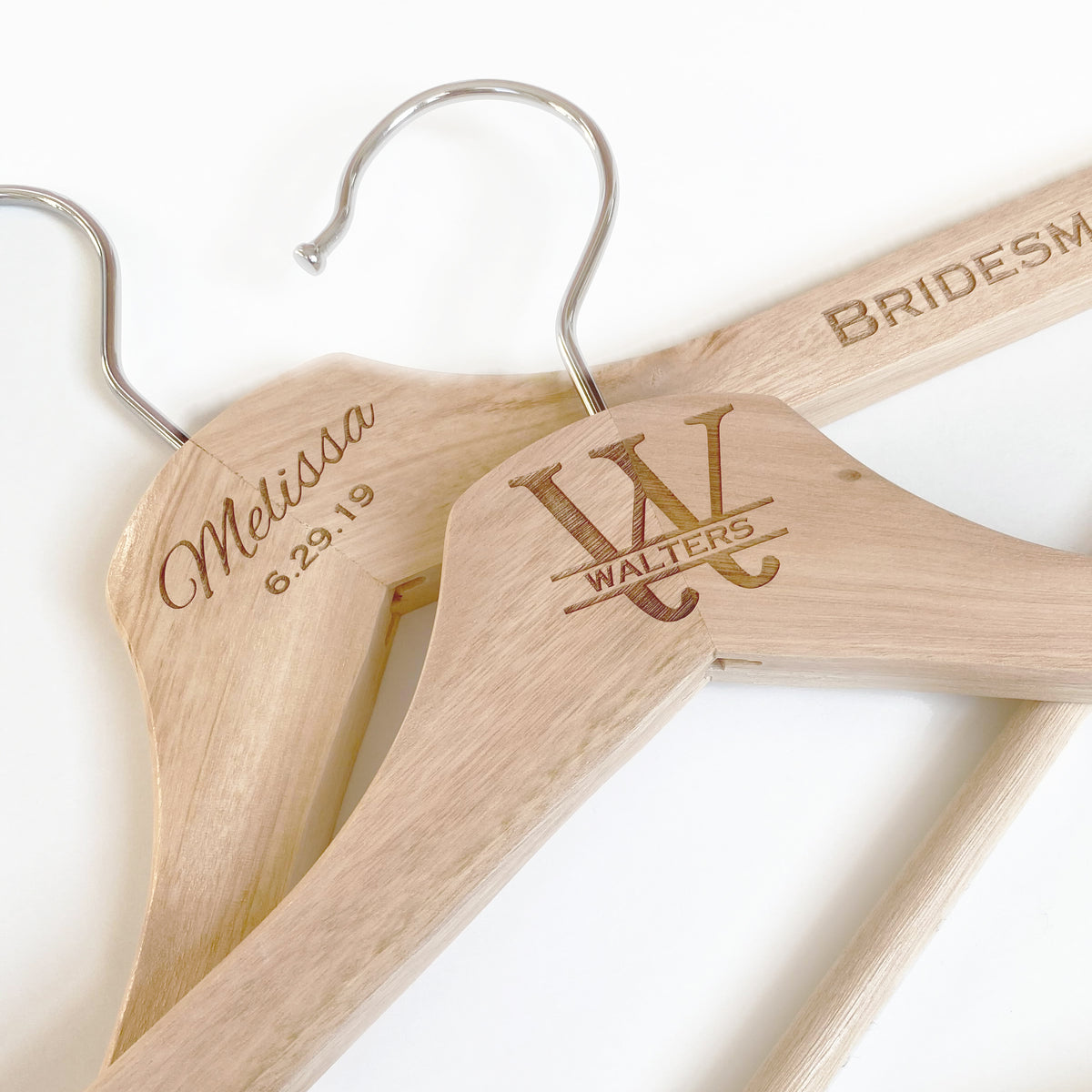 Personalized Hanger Bridesmaid/Groomsman Natural Wooden Hanger / Laser engraved