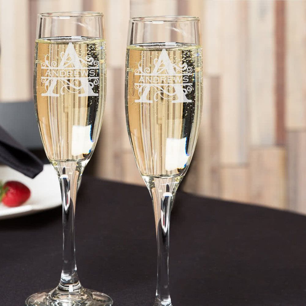 Personalized Monogram Champagne flutes Bride and Groom Champagne Flutes, Engraved Champagne Flutes, Wedding Flutes/Set of 2 Engraved